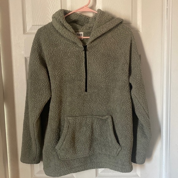 PINK Victoria's Secret Tops - PINK Victoria secret pullover Sherpa sweatshirt